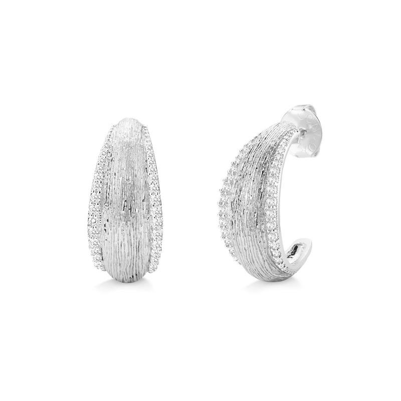 BRINCO MEIA ARGOLA ABAULADA COM TEXTURA E PEDRAS