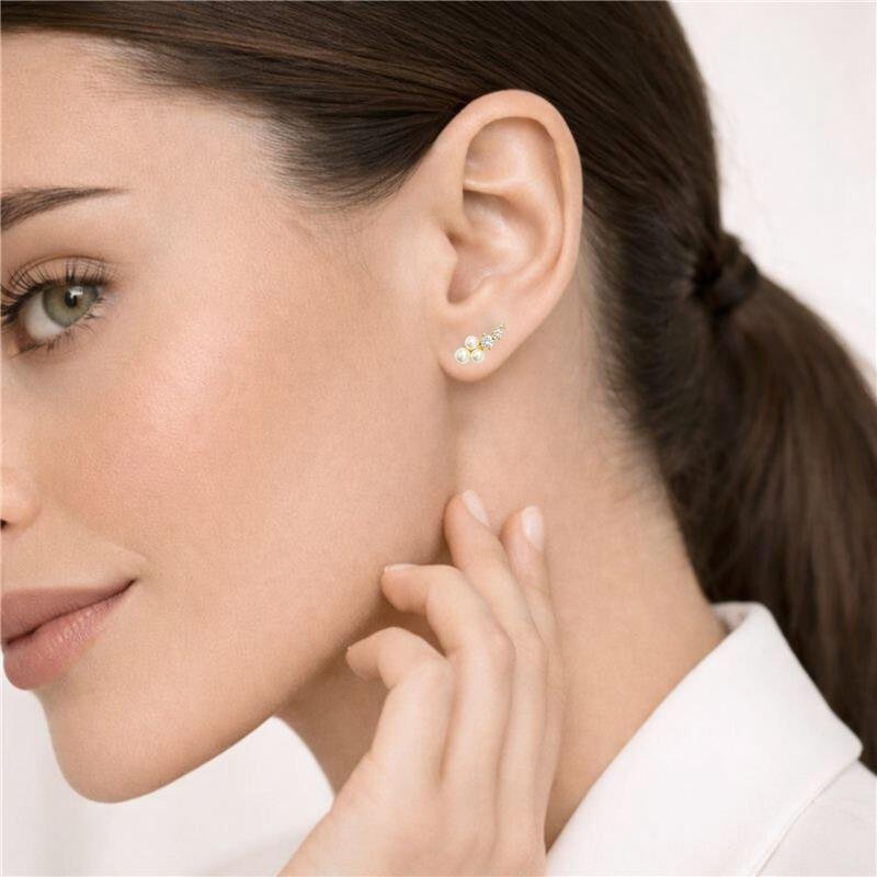 BRINCO MINI EAR CUFF TRÊS MINI PÉROLAS E PEDRAS