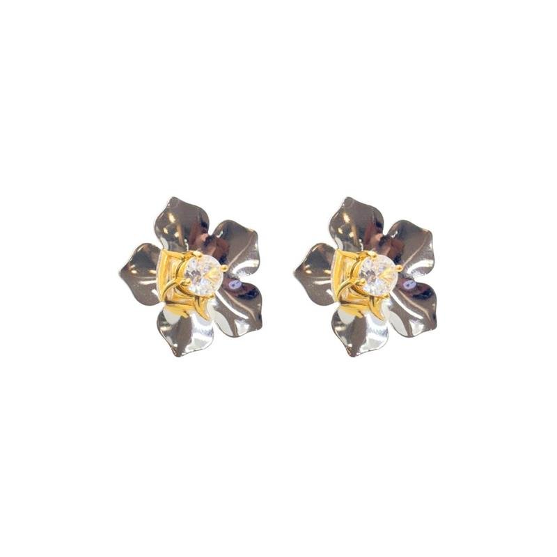 BRINCO 4 EM 1 FLOR COM PONTO DE LUZ BANHADO A OURO BRANCO - ESSÊNCIA ORGÂNICA